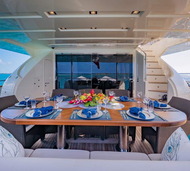 VIDA BOA Yacht Charter Details, Ferretti | CHARTERWORLD Luxury Superyachts